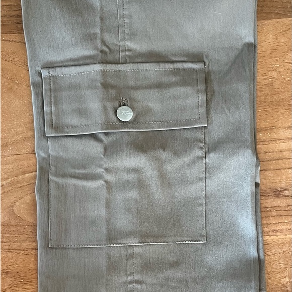 Kenzie Cargo Pants ~ New! - Picture 3 of 4